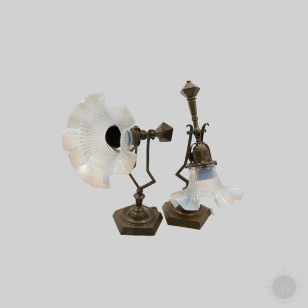 Par brodskih lampi – Mesing i opalin, 1930. godina