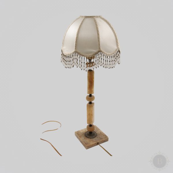 Velika lampa – Oniks i satenski abazur, 1960. godina